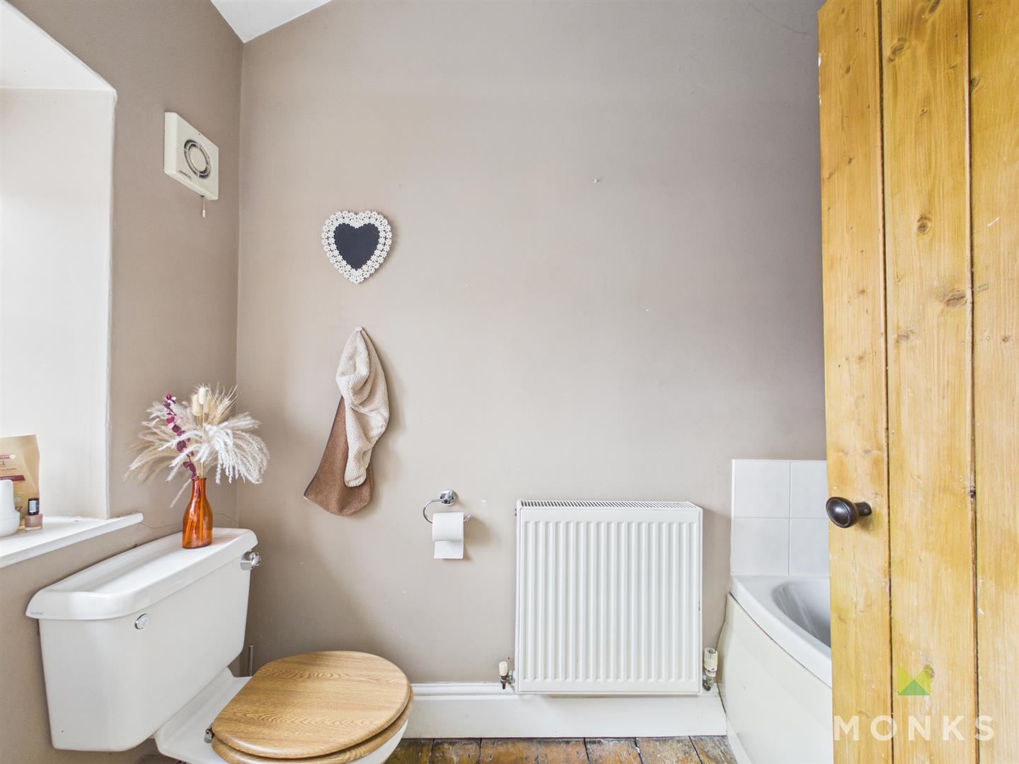 35 Upper Brook Street, Oswestry, SY11 2TG For Sale